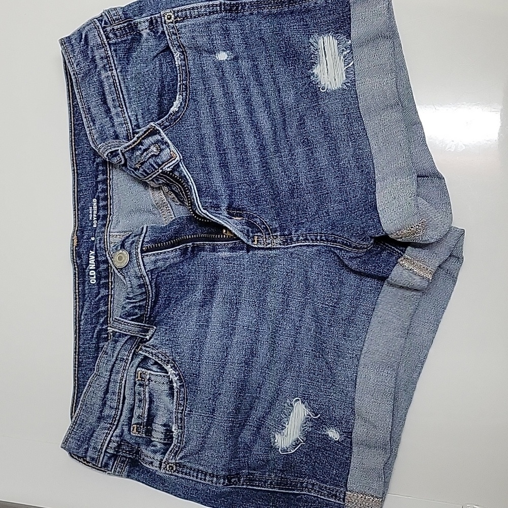 Old Navy Mid-Rise boyfriend shorts Size 6